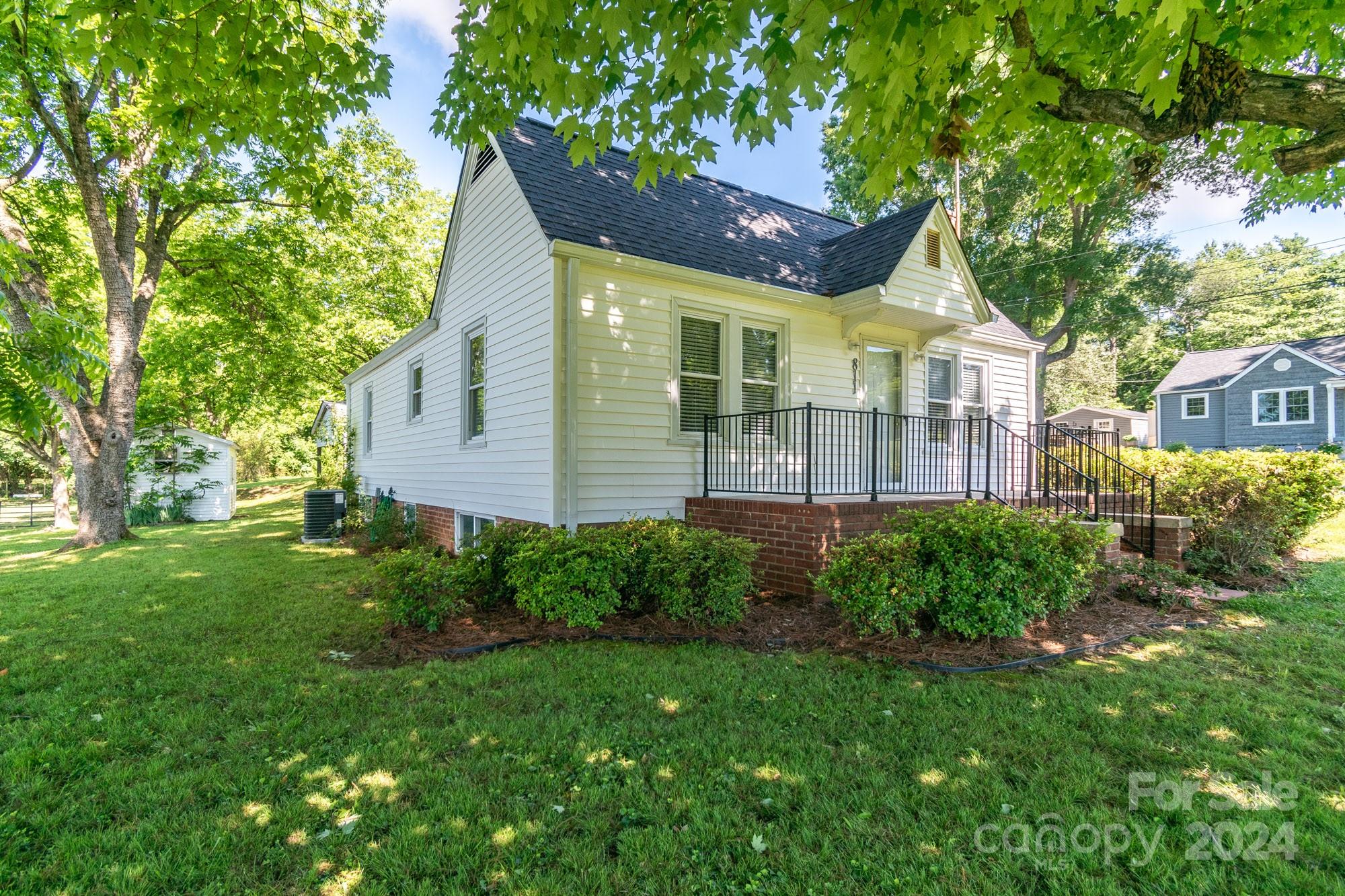 811 MacArthur Road Albemarle, NC 28001 - Photo 5 of 33 Gallery Image 5
