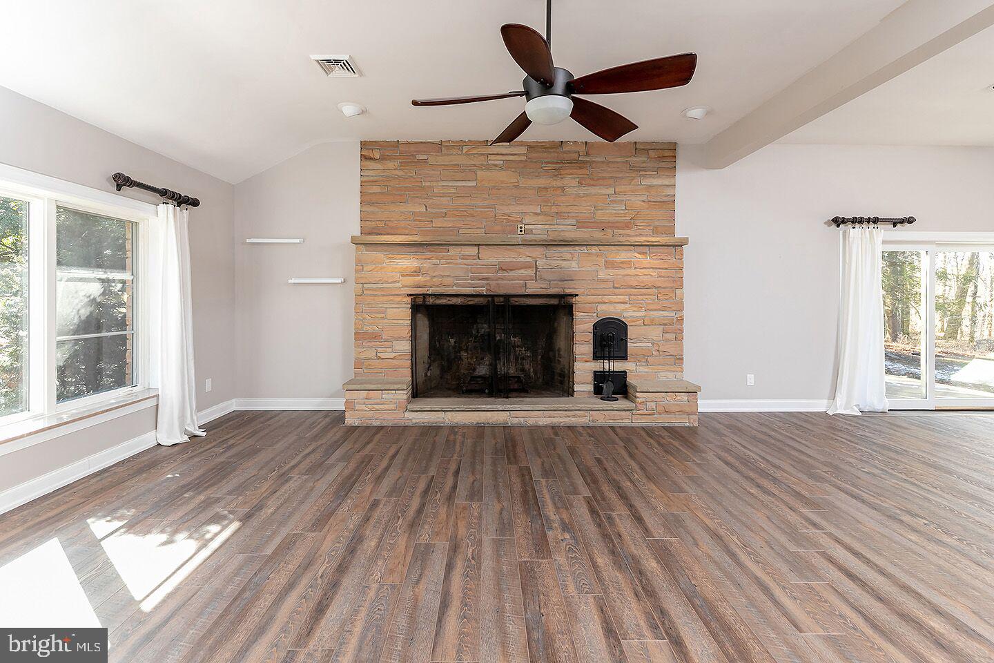 418 Heritage Road Sewell, NJ 08080 - Photo 7 of 22 living room