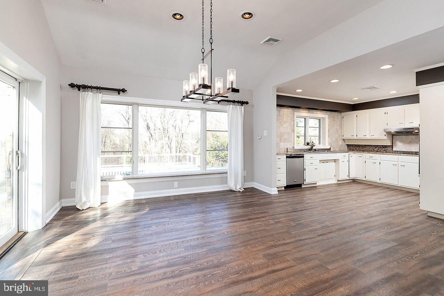 418 Heritage Road Sewell, NJ 08080 - Photo 8 of 22 dining room/kitchen