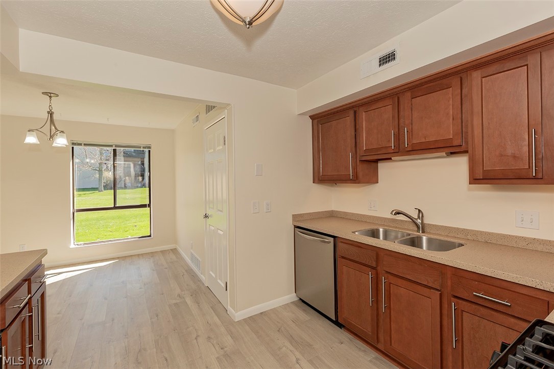 1115 Canyon View Road, Unit 101 Northfield, OH 44067 - Photo 8 of 35 Gallery Image 8