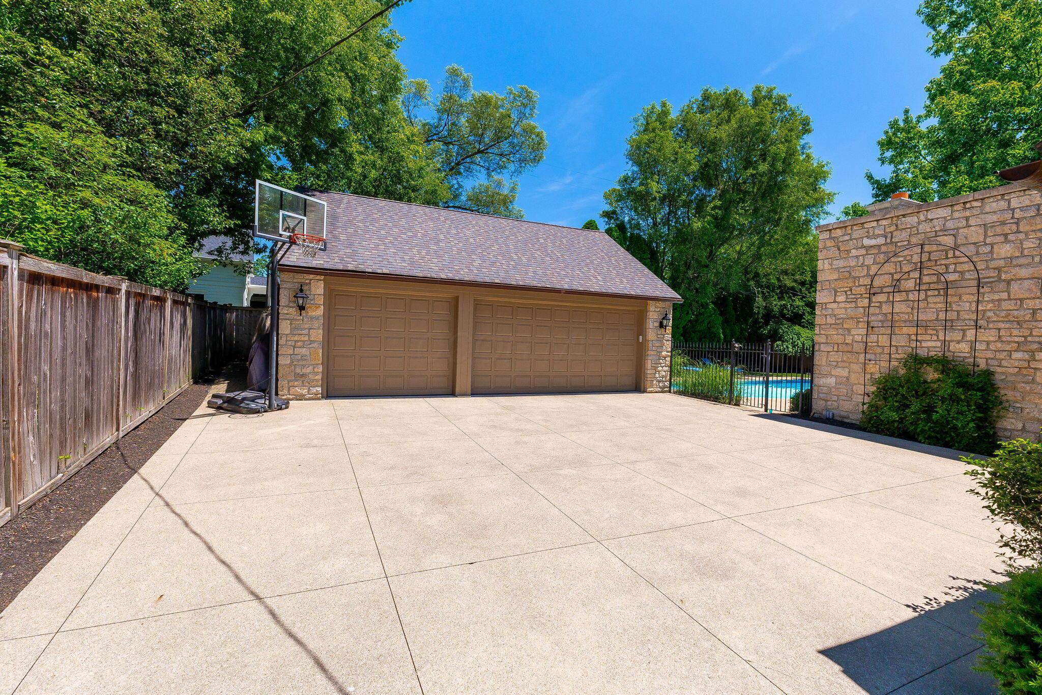 2134 Yorkshire Road Columbus, OH 43221 - Photo 53 of 53 2134 Yorkshire Rd (Exterior)-13