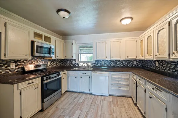 $169,999 | 2308 Grape Lane, Pasadena, TX 77502