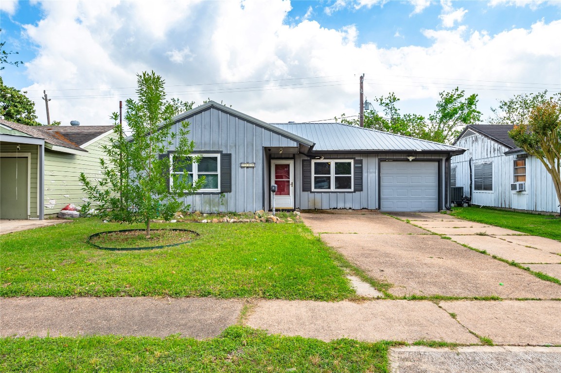 2308 Grape Lane Pasadena, TX 77502 - Photo 3 of 19
