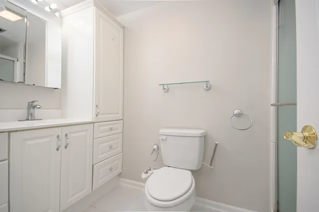 $3,000 | 317 Arapahoe Trail, Carol Stream, IL 60188