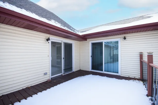 $3,000 | 317 Arapahoe Trail, Carol Stream, IL 60188