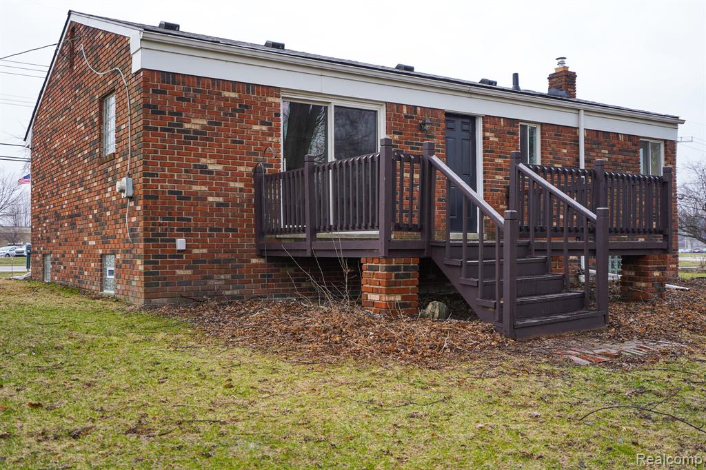 46985 Heydenreich Road Macomb, MI 48044 - Photo 4 of 60