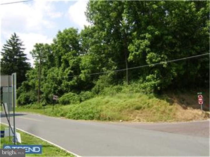 2101 River Road Reading, PA 19605 - Photo 4 of 6