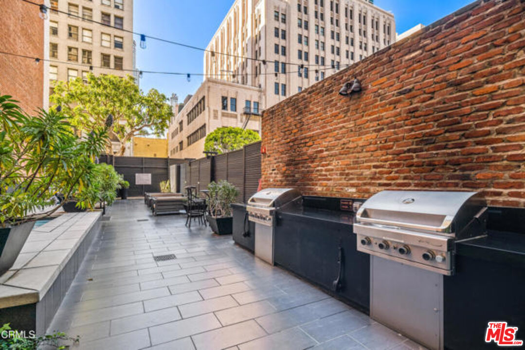 460 South Spring Street, Unit 601 Los Angeles, CA 90013 - Photo 15 of 18