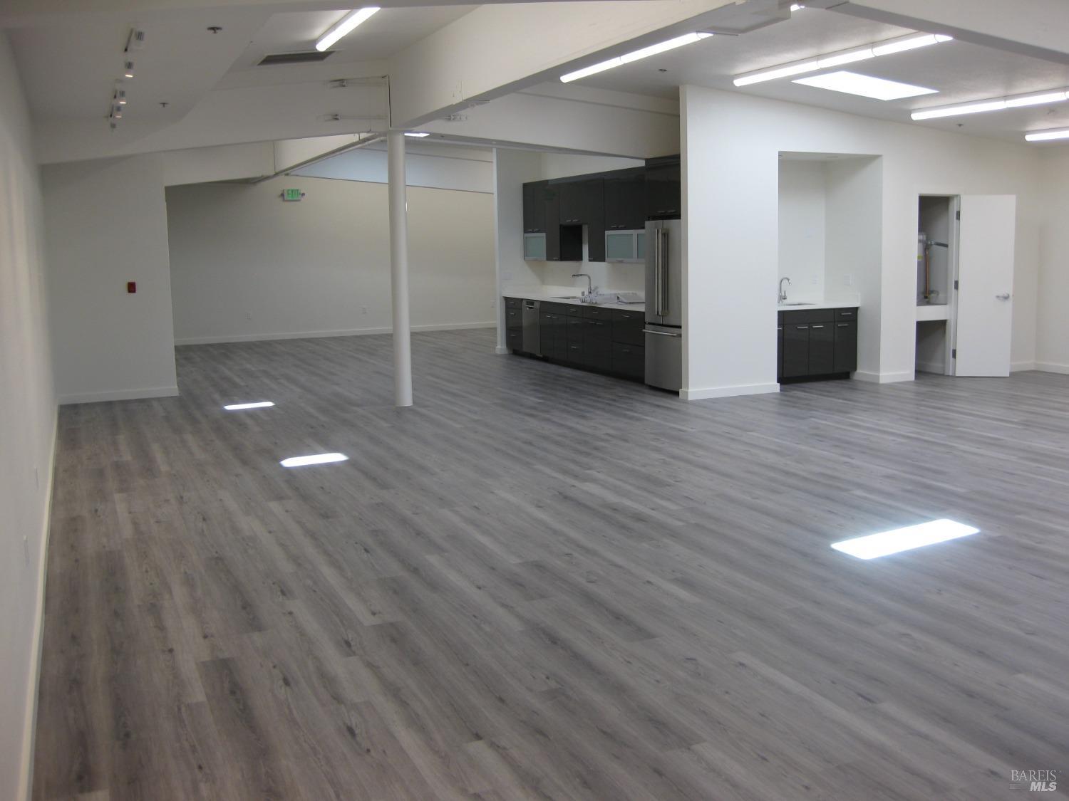 18615 Highway 12 Sonoma, CA 95476 - Photo 11 of 12 a view of a livingroom with wooden floor