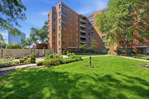 $150,000 | 1862 Sherman Avenue, Unit 1NW, Evanston, IL 60201