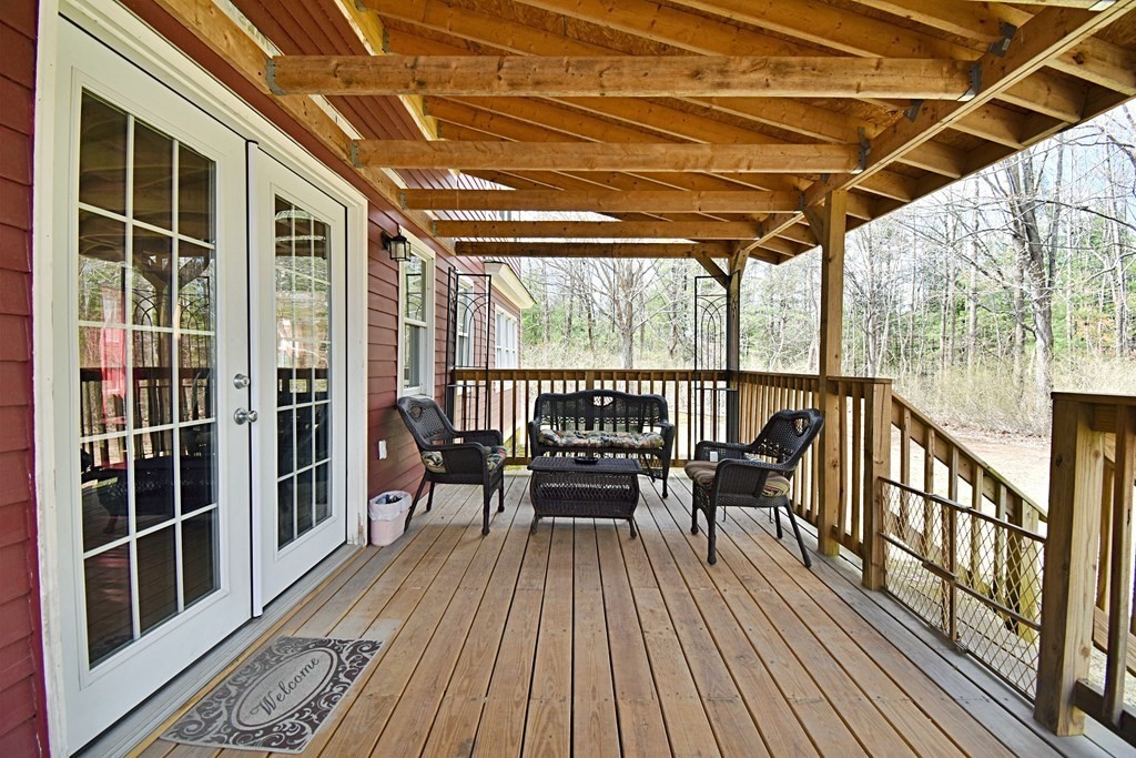 16 Summit Avenue Sturbridge, MA 01518 - Photo 3 of 42