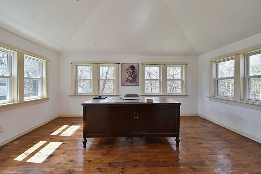 16 Summit Avenue Sturbridge, MA 01518 - Photo 31 of 42