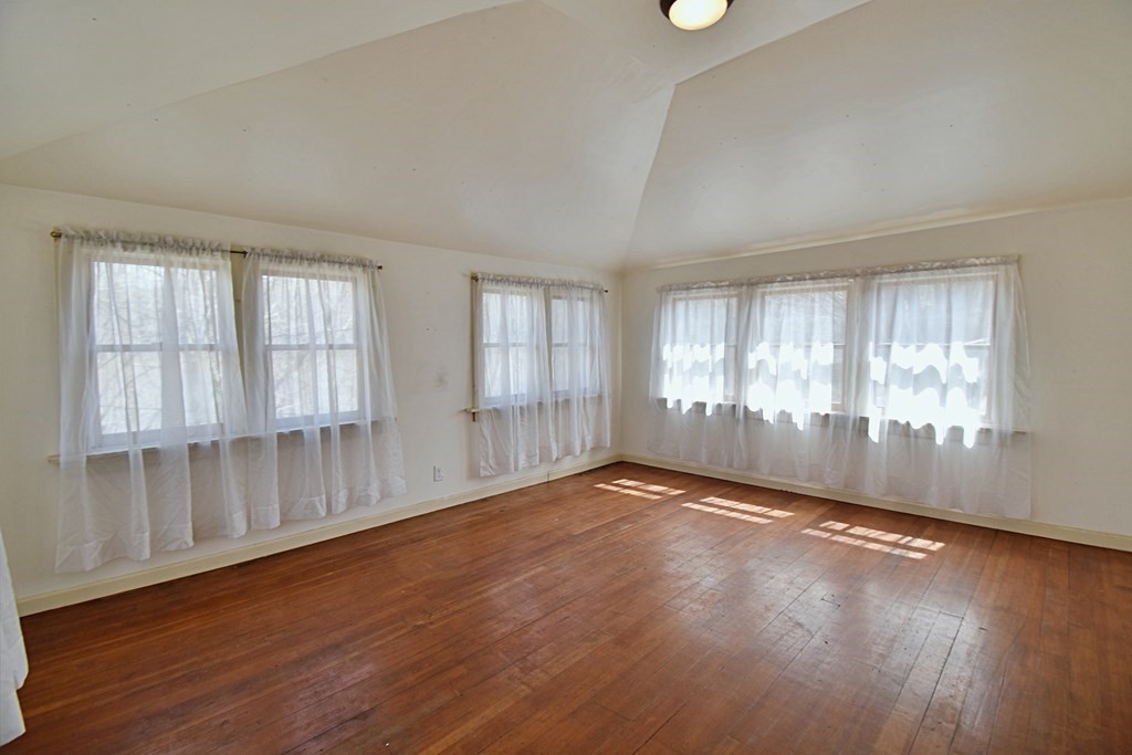 16 Summit Avenue Sturbridge, MA 01518 - Photo 38 of 42