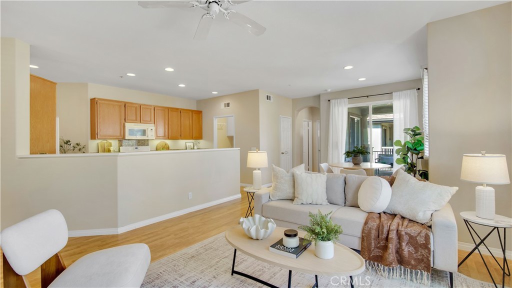329 Rathbourne Irvine, CA 92620 - Photo 7 of 52 Gallery Image 7