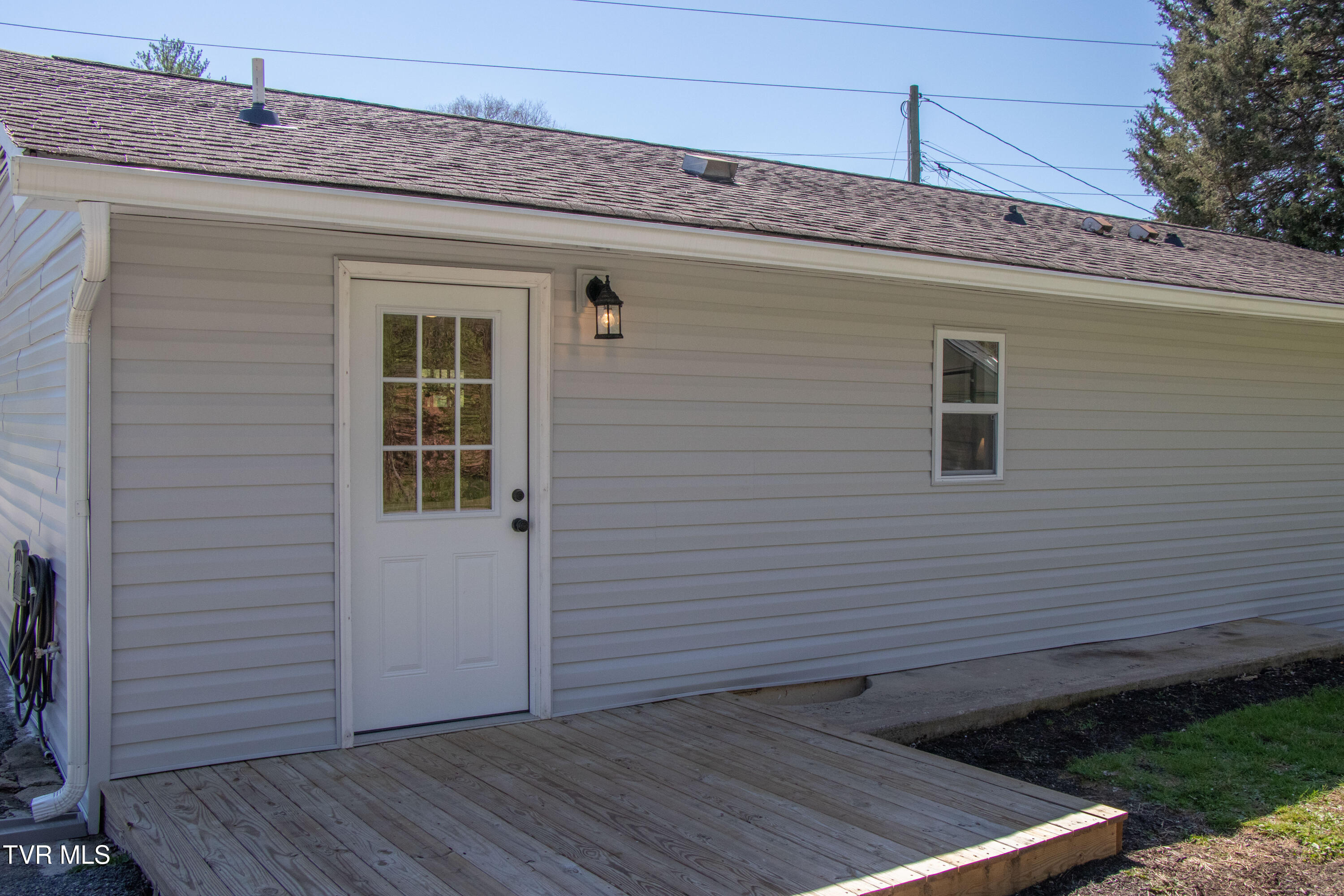 1276 Old Airport Road Bristol, VA 24201 - Photo 20 of 29 Back Door