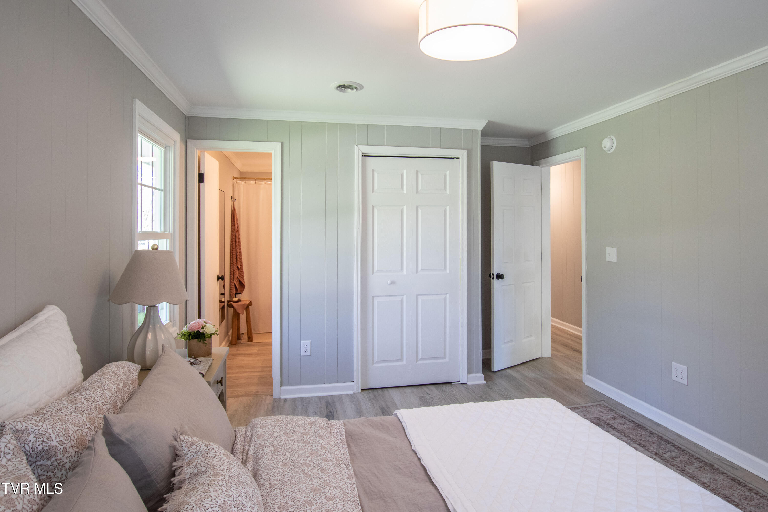 1276 Old Airport Road Bristol, VA 24201 - Photo 24 of 29 Primary Suite