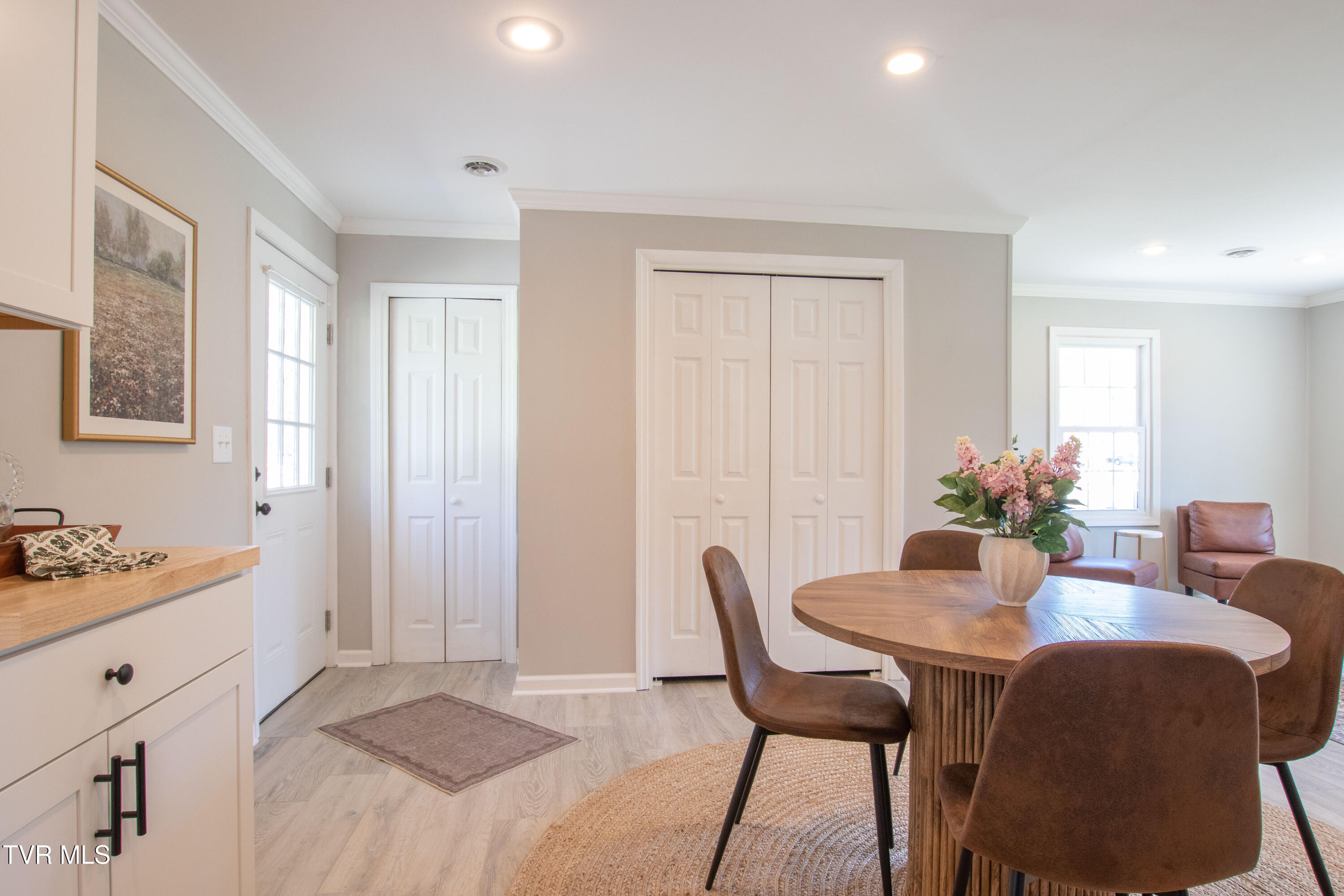 1276 Old Airport Road Bristol, VA 24201 - Photo 5 of 29 Laundry