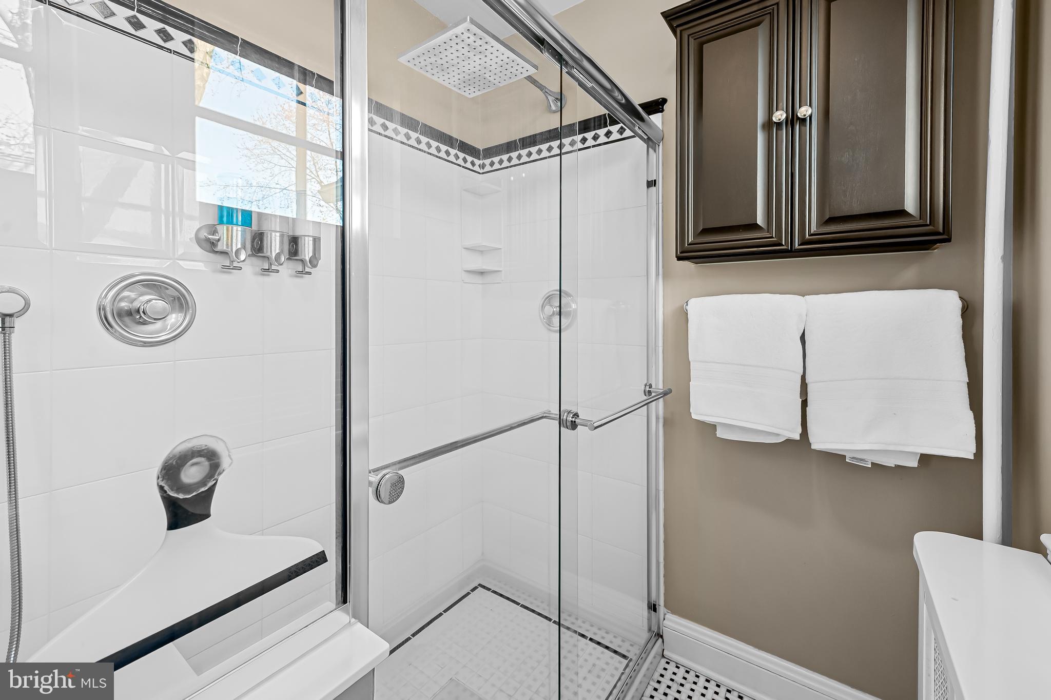 216 Wendover Road Baltimore, MD 21218 - Photo 35 of 83 Primary ensuite bathroom with dual vanities