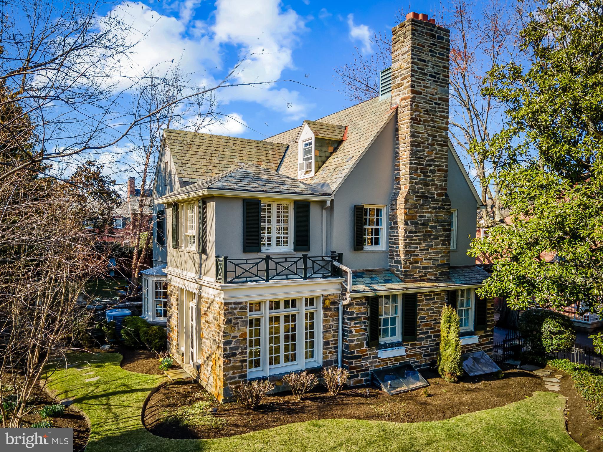 216 Wendover Road Baltimore, MD 21218 - Photo 4 of 83 Three-story home in the heart of historic Guilford