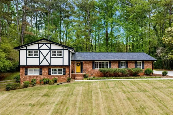 $575,000 | 4924 Mountclaire Road, Stone Mountain, GA 30087