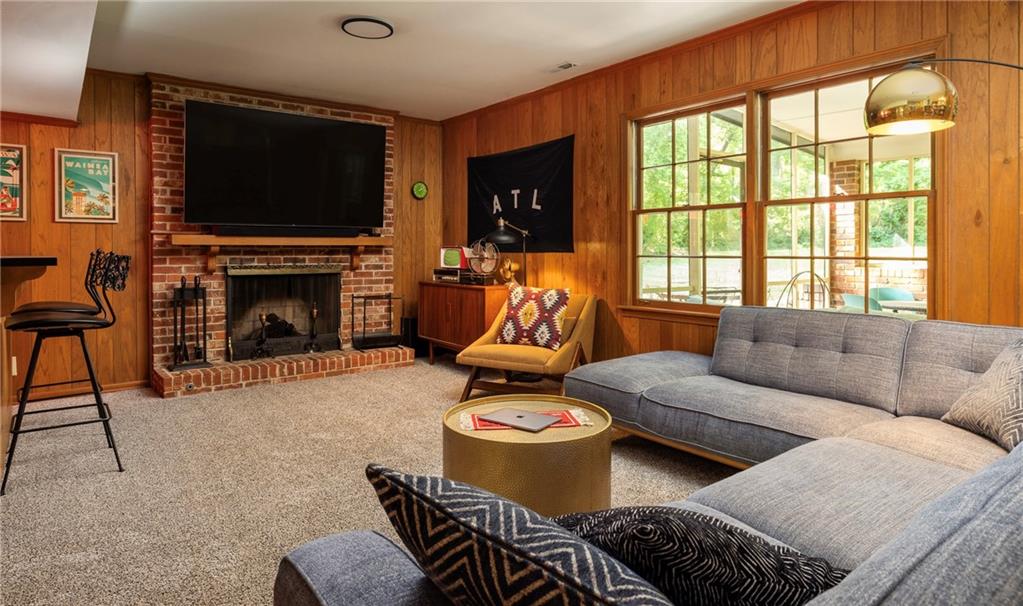 4924 Mountclaire Road Stone Mountain, GA 30087 - Photo 5 of 39