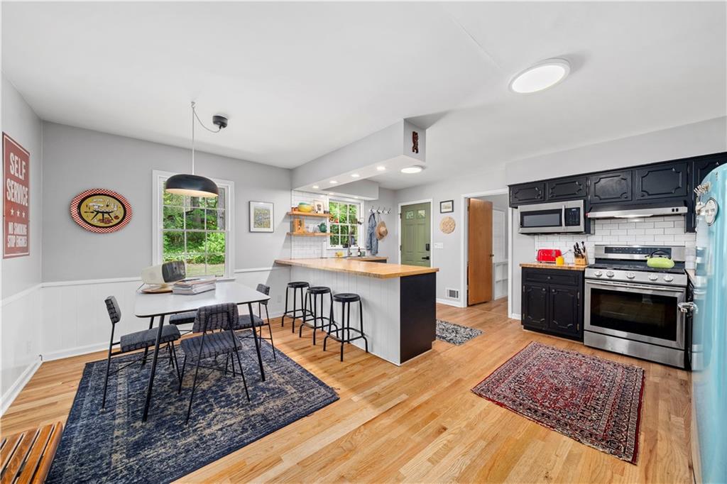 4924 Mountclaire Road Stone Mountain, GA 30087 - Photo 7 of 39