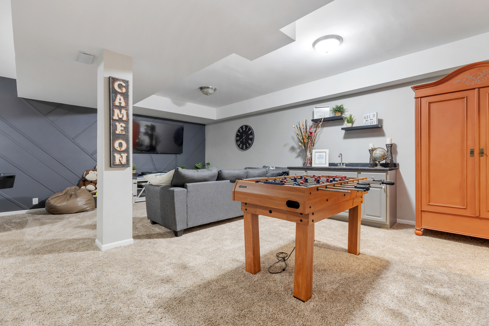1016 Inverness Drive Antioch, IL 60002 - Photo 19 of 24 a living room with furniture and a wooden floor