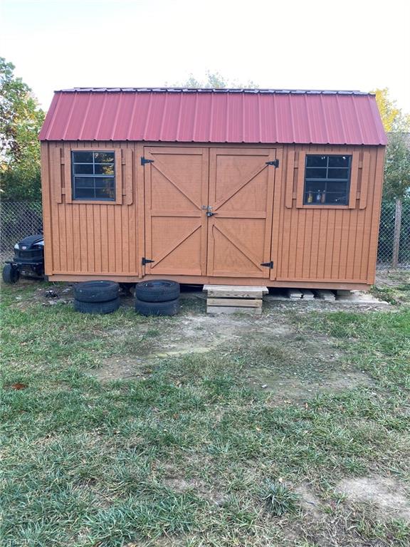 4815 Davis Road Winston-Salem, NC 27105 - Photo 5 of 14 Gallery Image 5