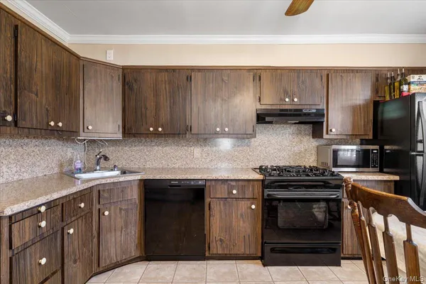 $649,888 | 299 37th Street, Lindenhurst, NY 11757