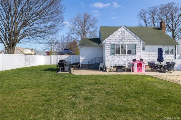 $649,888 | 299 37th Street, Lindenhurst, NY 11757