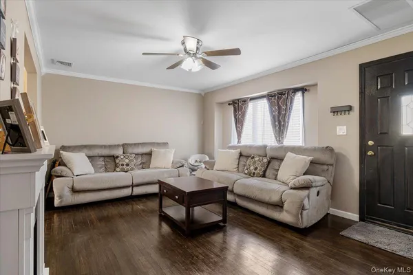 $649,888 | 299 37th Street, Lindenhurst, NY 11757