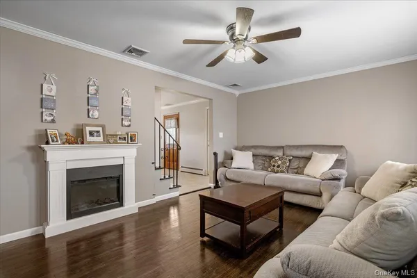 $649,888 | 299 37th Street, Lindenhurst, NY 11757