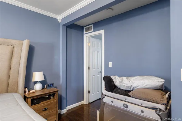 $649,888 | 299 37th Street, Lindenhurst, NY 11757