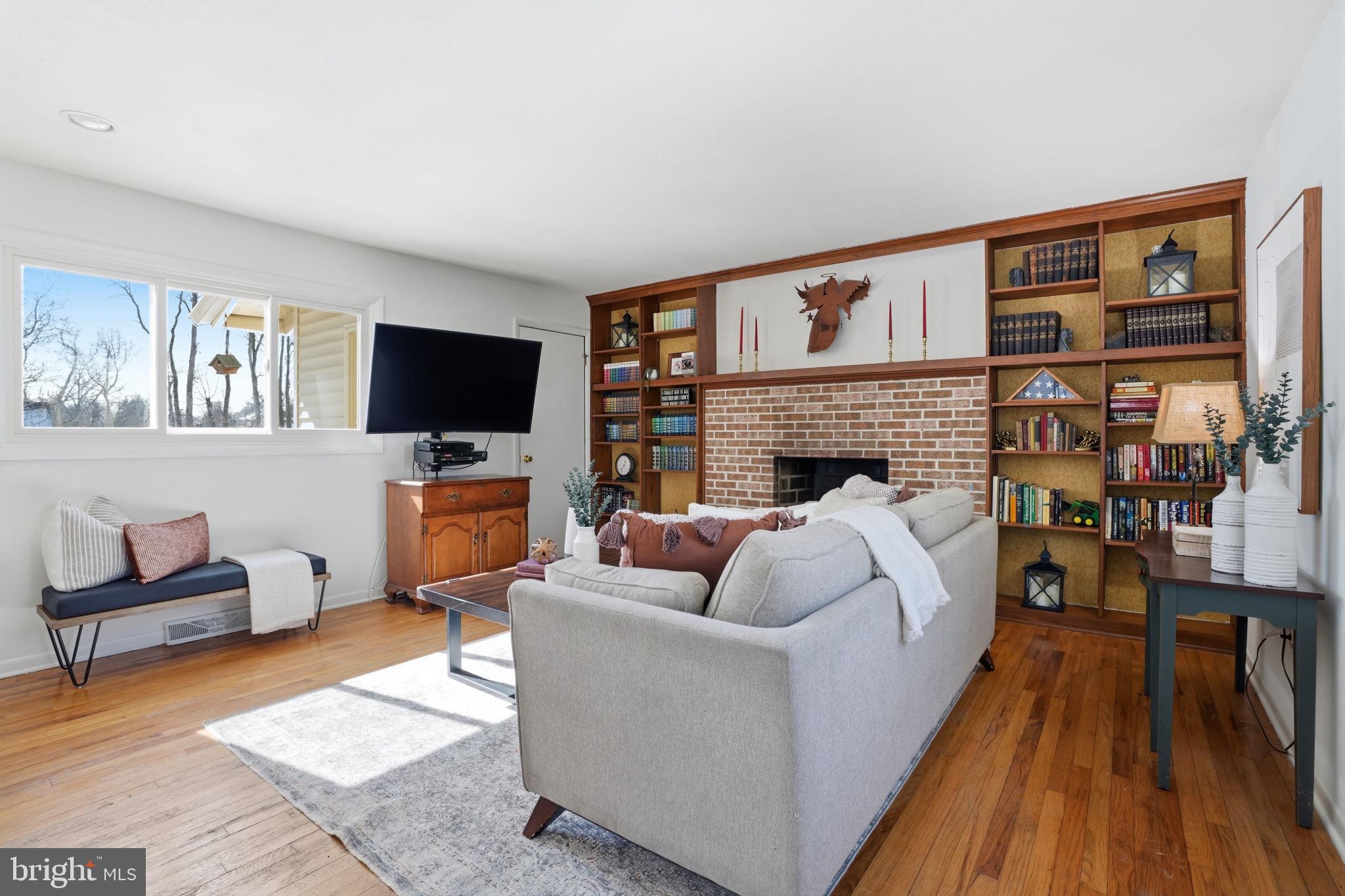 216 Bruce Road Washington Crossing, PA 18977 - Photo 13 of 49 family room