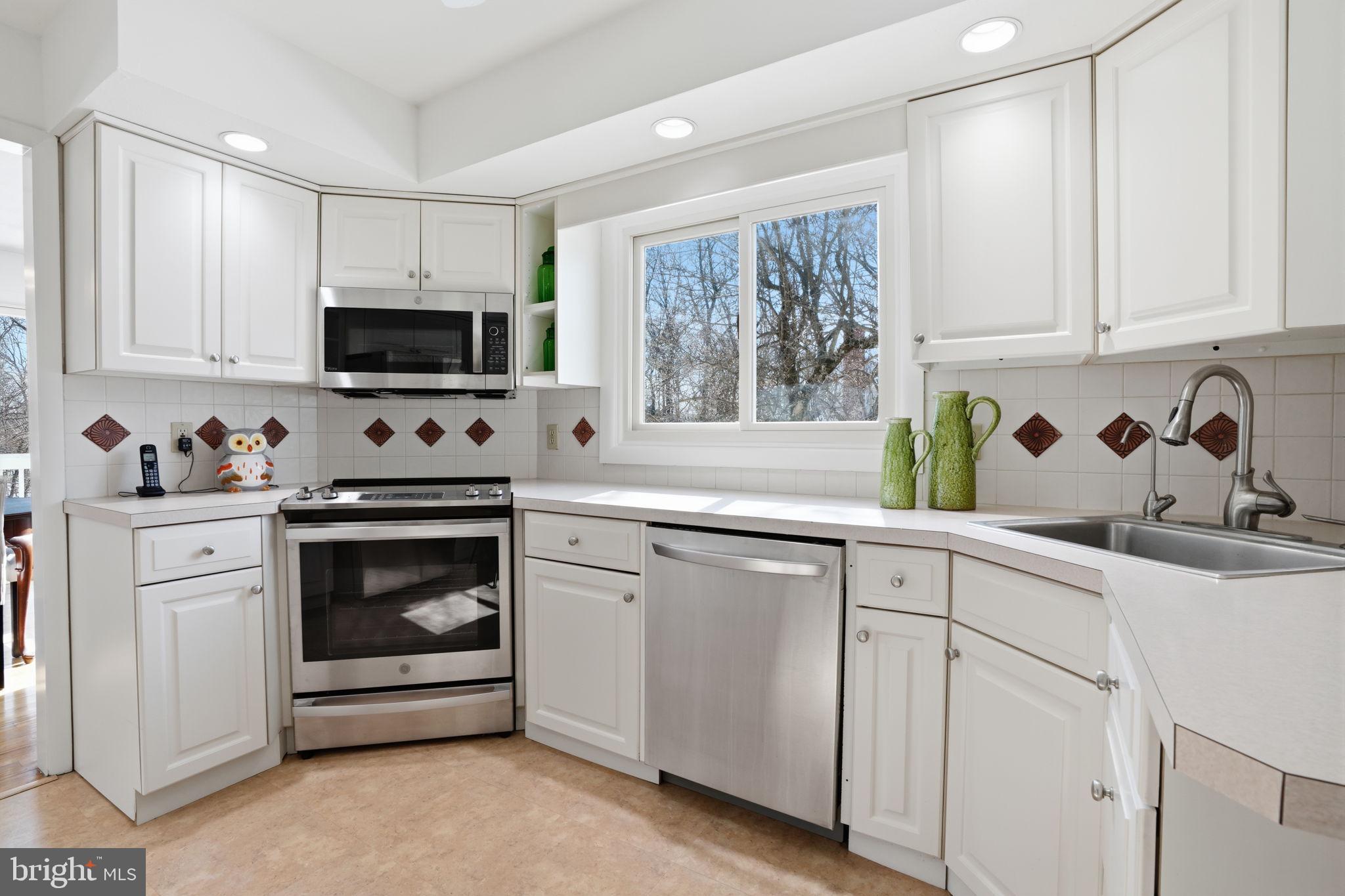 216 Bruce Road Washington Crossing, PA 18977 - Photo 8 of 49 kitchen
