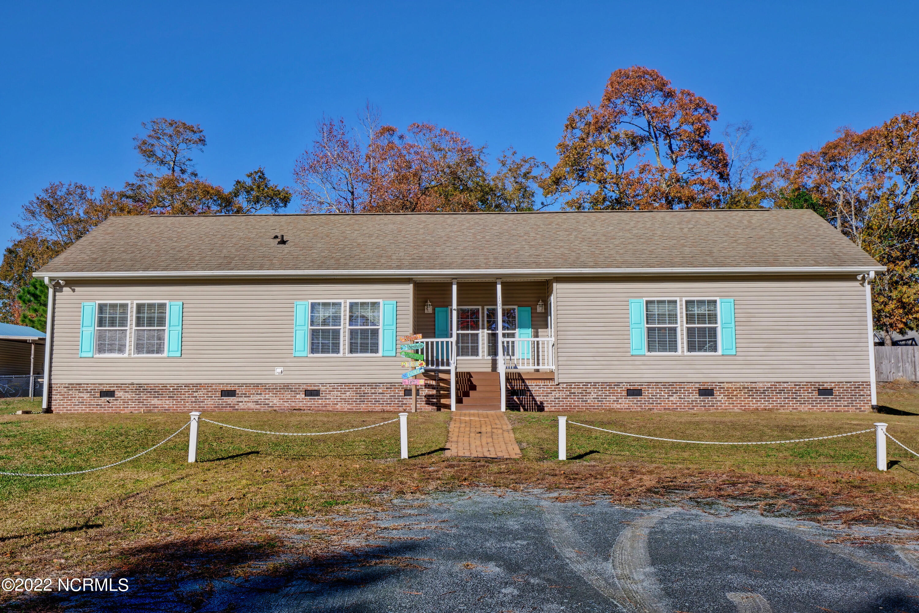 105 Rustic Court Hampstead, NC 28443 - Photo 1 of 36 001_p9211290_1_2_3_4_5_6