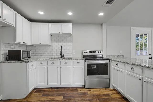 $175,000 | 232 Spring Valley, Azle, TX 76020