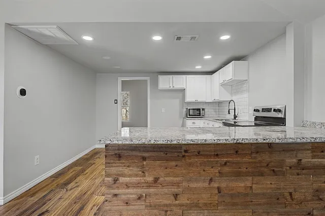 $175,000 | 232 Spring Valley, Azle, TX 76020