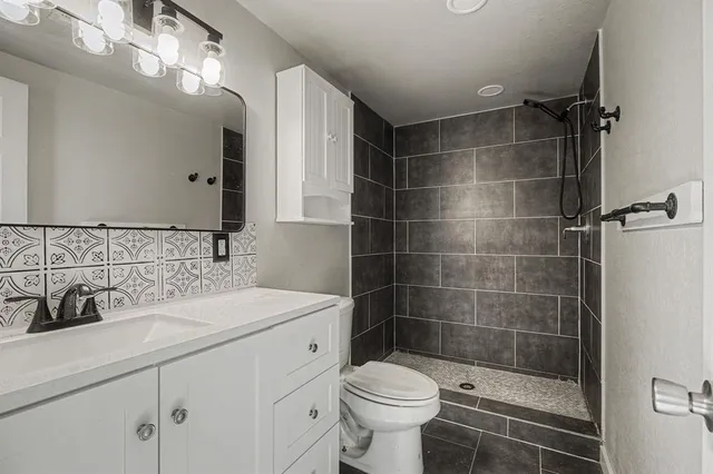 $175,000 | 232 Spring Valley, Azle, TX 76020