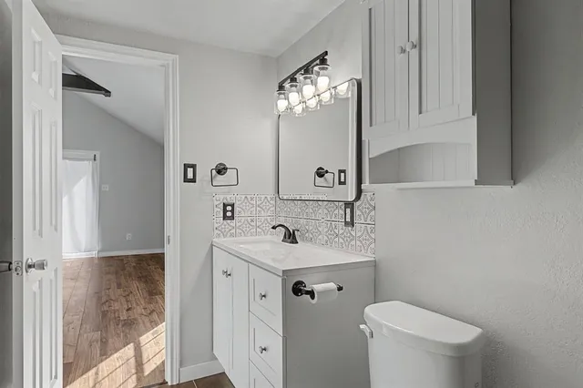 $175,000 | 232 Spring Valley, Azle, TX 76020