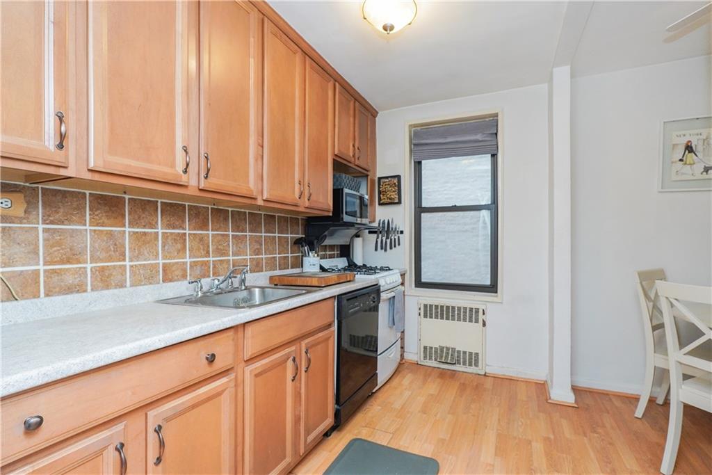 61 Oliver Street, Unit 2V Brooklyn, NY 11209 - Photo 14 of 22