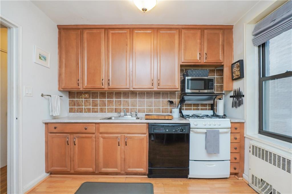 61 Oliver Street, Unit 2V Brooklyn, NY 11209 - Photo 15 of 22
