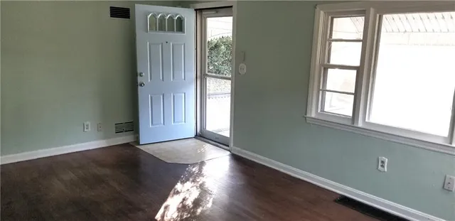 $169,900 | 1211 South Osage Street, Independence, MO 64055