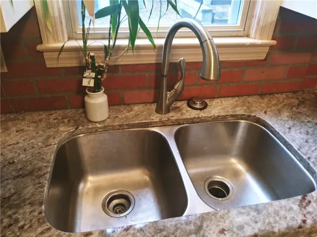 $172,000 | 1211 South Osage Street, Independence, MO 64055