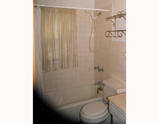 2910 Locust Road South Bend, IN 46614 - Photo 8 of 12 Gallery Image 8