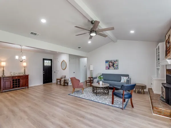 $2,450 | 2310 Oakwood Lane, Arlington, TX 76012