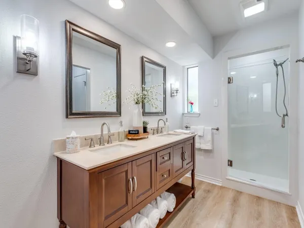 $2,450 | 2310 Oakwood Lane, Arlington, TX 76012