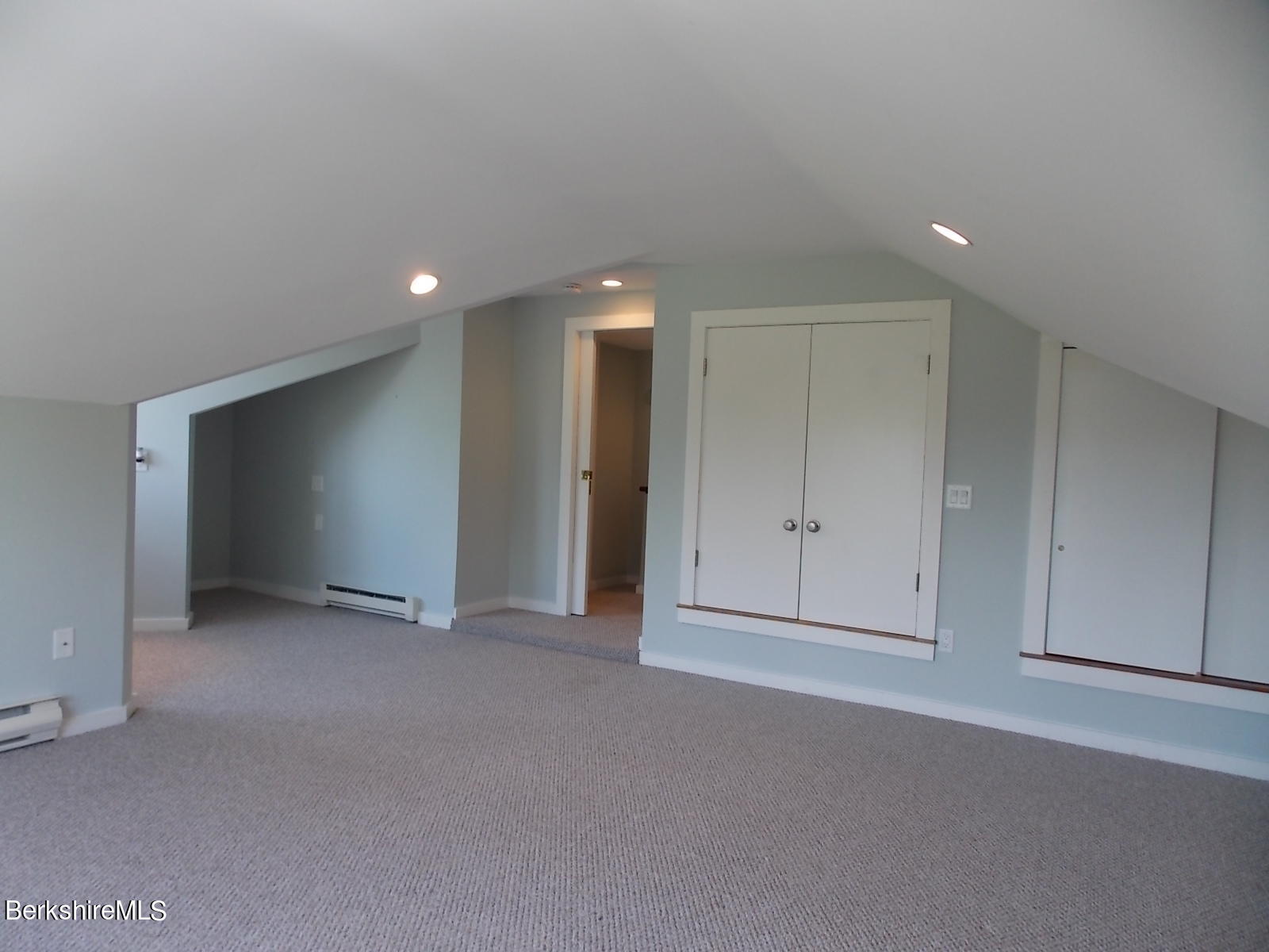 2 Wallace Road, Unit 2W Stockbridge, MA 01262 - Photo 22 of 36 bed 3