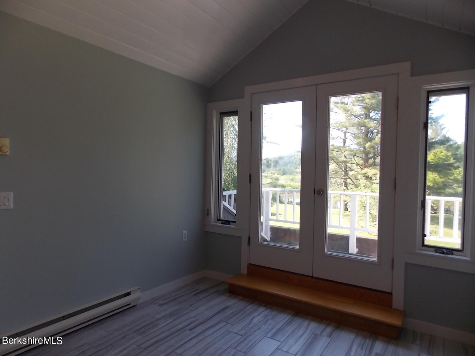 2 Wallace Road, Unit 2W Stockbridge, MA 01262 - Photo 6 of 36 Dining nook