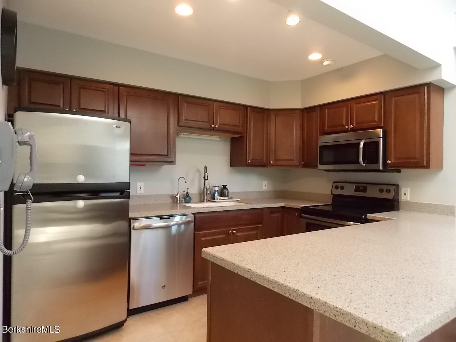 2 Wallace Road, Unit 2W Stockbridge, MA 01262 - Photo 10 of 36 Kitchen